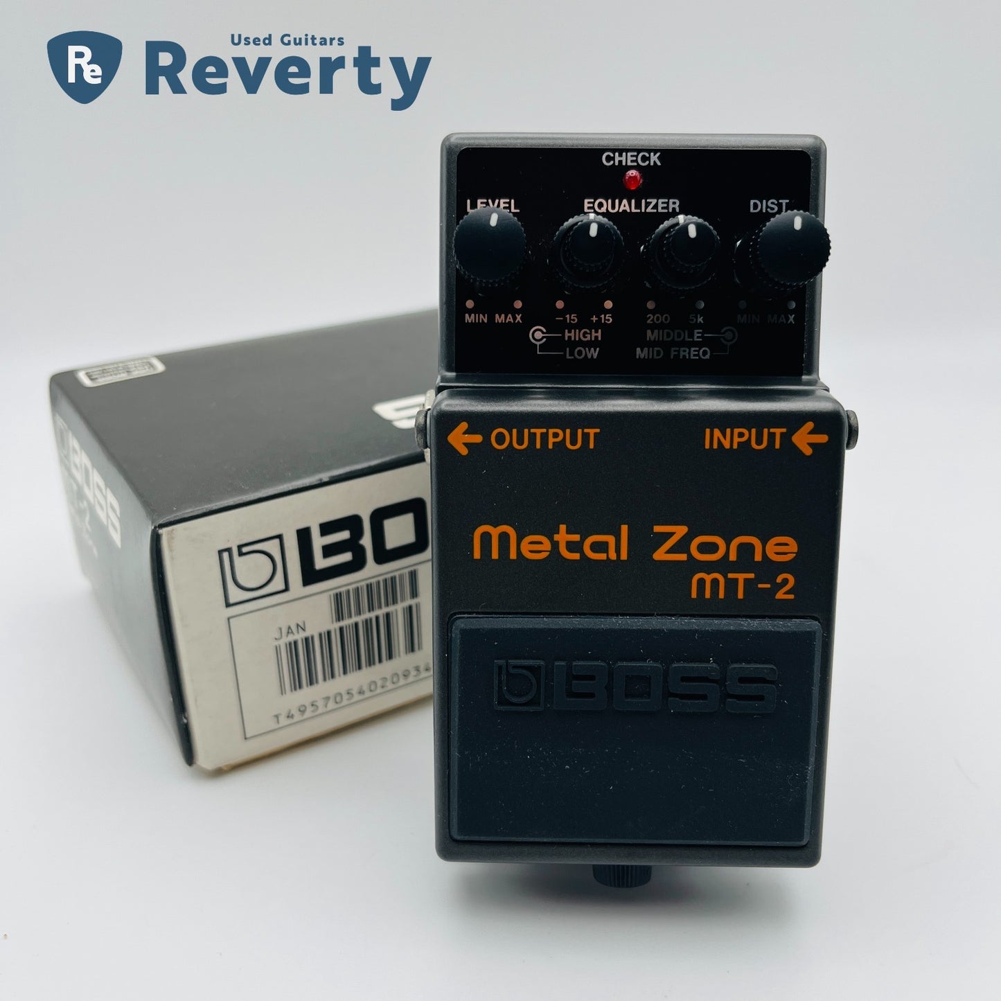 Boss MT-2 Metal Zone Distortion Guitar Effect Pedal Made in Taiwan Silver Label