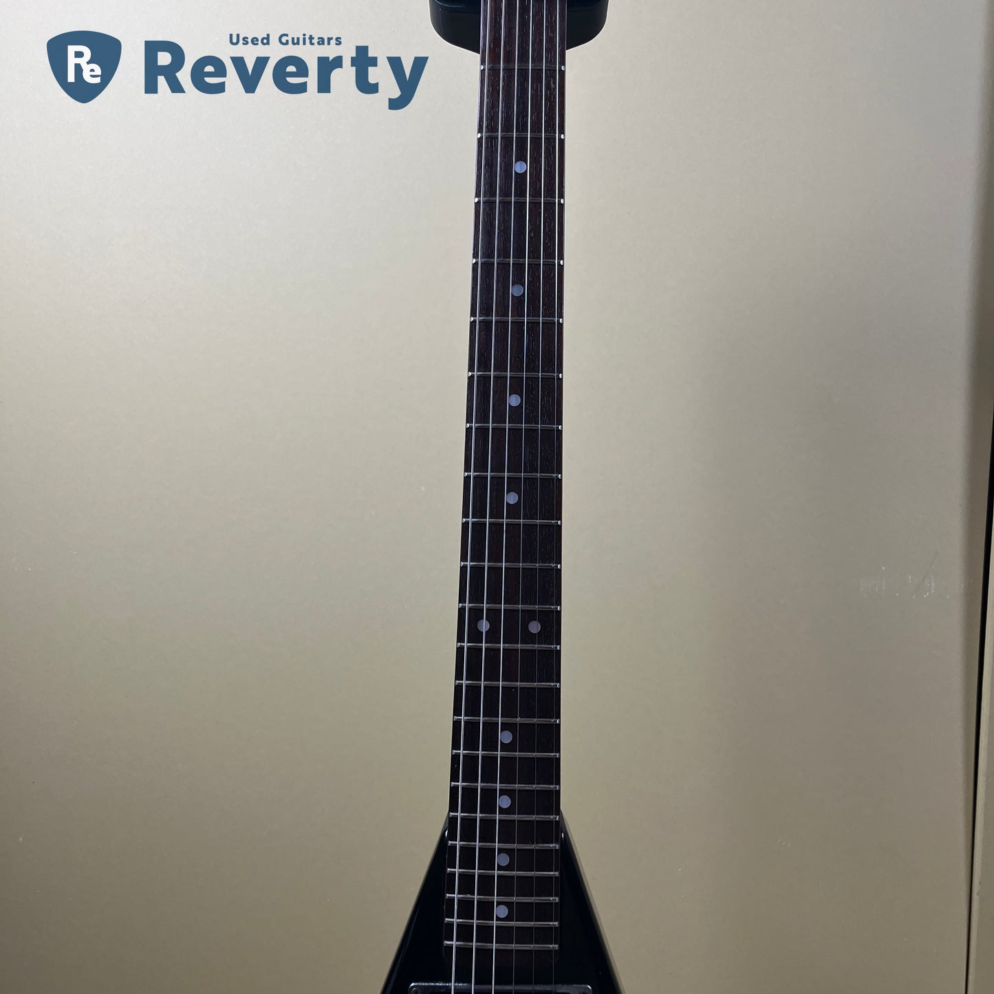 Aria Pro Ⅱ XX Deluxe Black 1985 Made in Japan V model electric Guitar