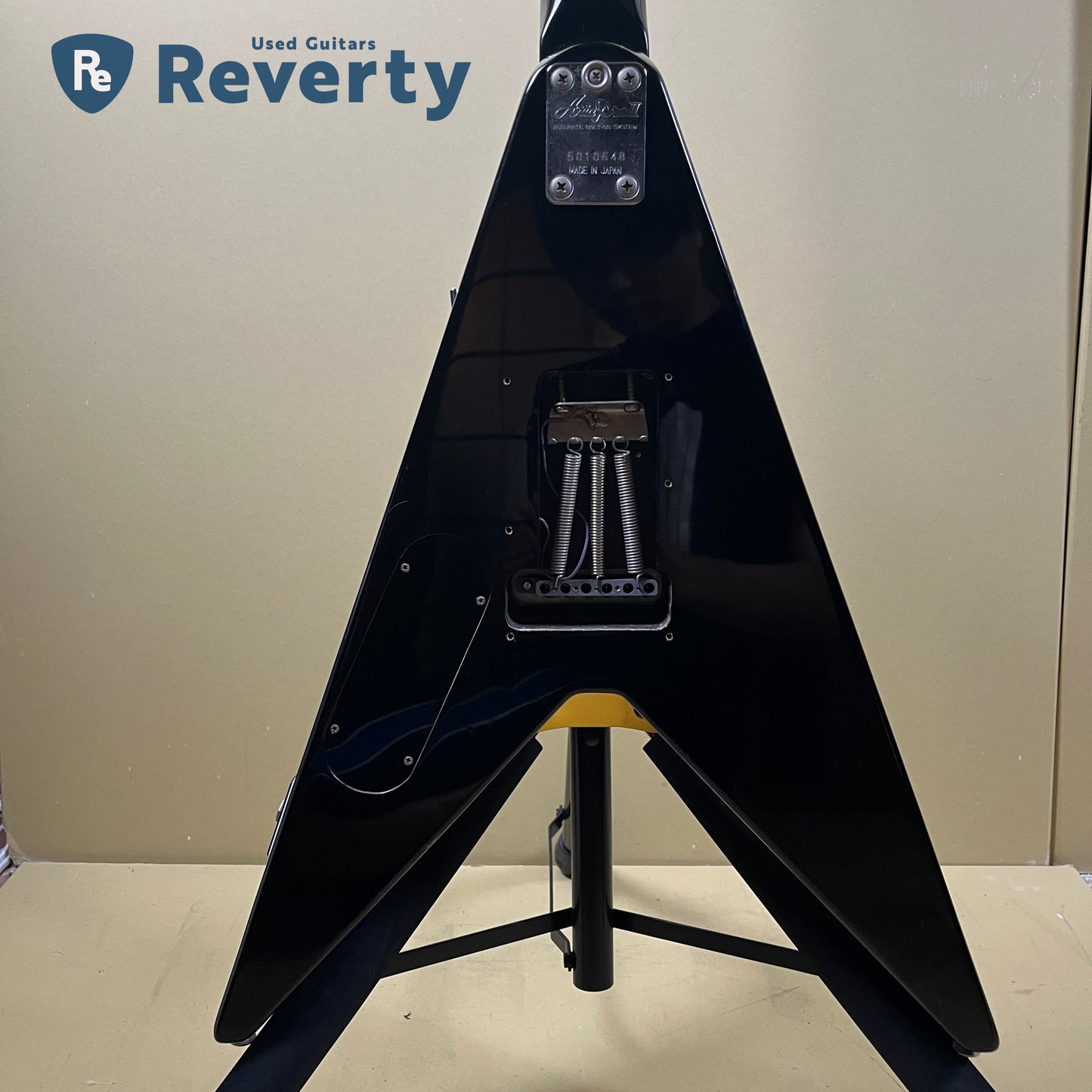 Aria Pro Ⅱ XX Deluxe Black 1985 Made in Japan V model electric Guitar