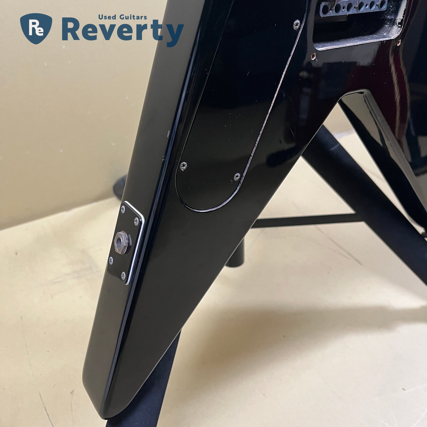 Aria Pro Ⅱ XX Deluxe Black 1985 Made in Japan V model electric Guitar