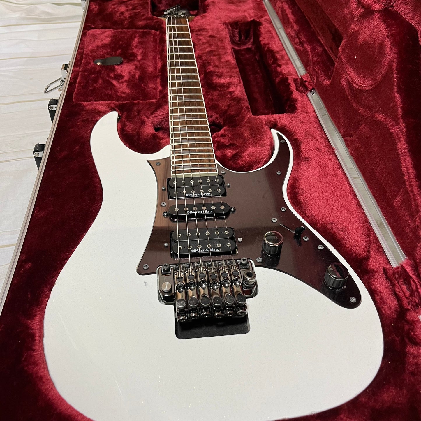 Ibanez RG2550Z-GW Prestige with Bound Rosewood Fretboard 2008 - 2014 - Galaxy White
