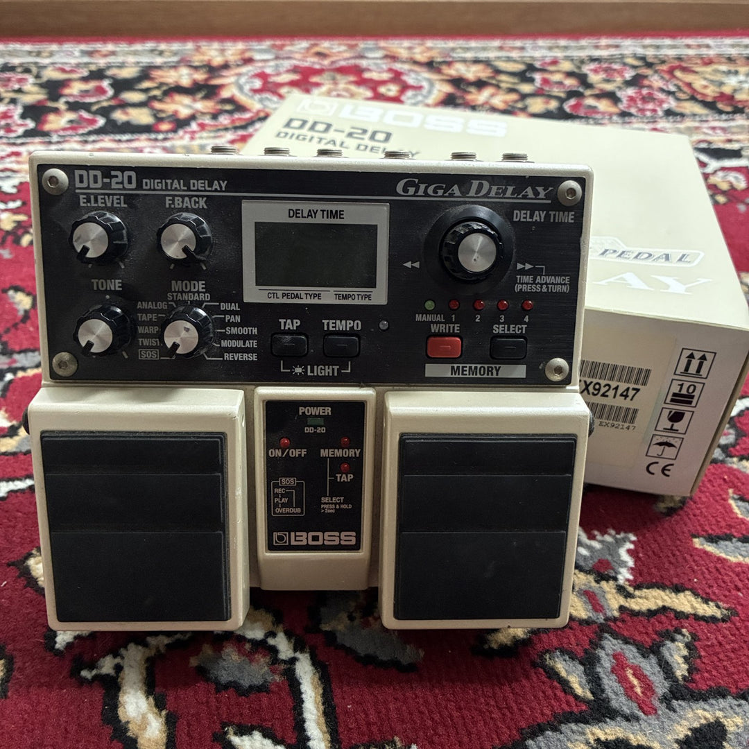BOSS DD-20 Giga Delay Digital Delay Guitar Pedal 23sec Loop w/ Original Box