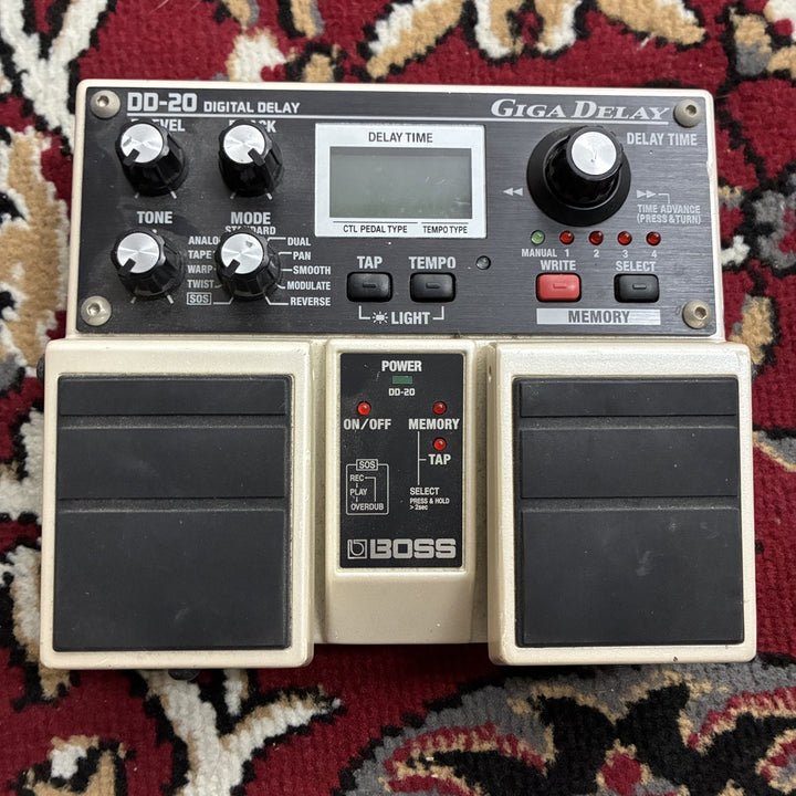 BOSS DD-20 Giga Delay Digital Delay Guitar Pedal 23sec Loop w/ Original Box