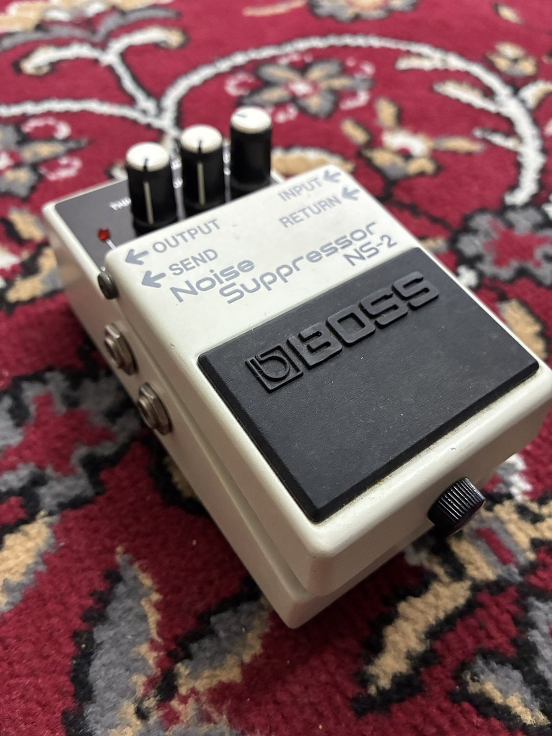 1993 BOSS NS-2 Noise Suppressor Guitar Effect Pedal Silver Label Taiwan w/ Box