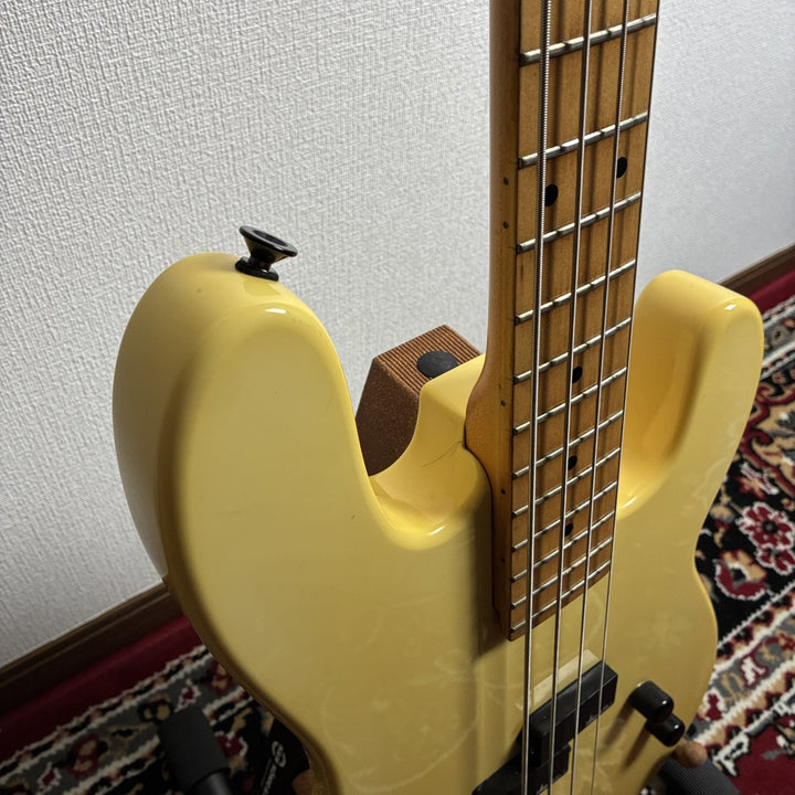 1986-1989 Charvel Model 1B Bass MIJ Vintage White Maple Jackson J-20 Japan