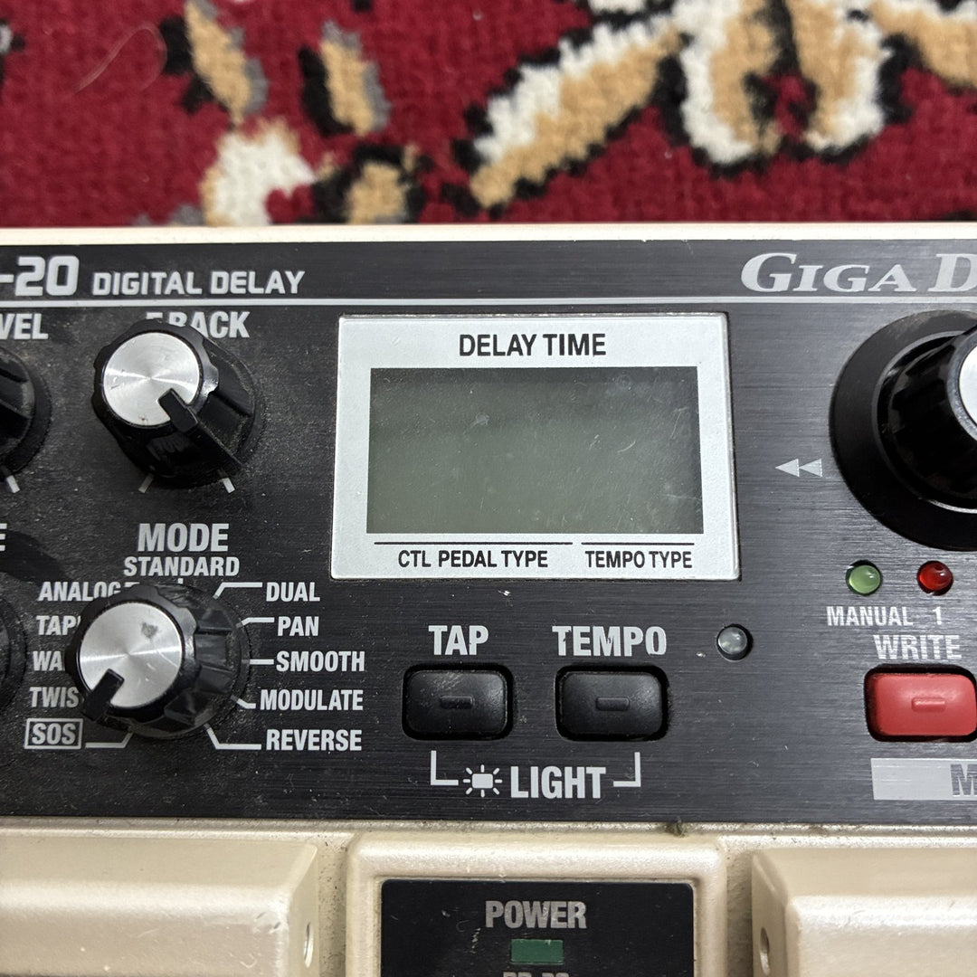 BOSS DD-20 Giga Delay Digital Delay Guitar Pedal 23sec Loop w/ Original Box