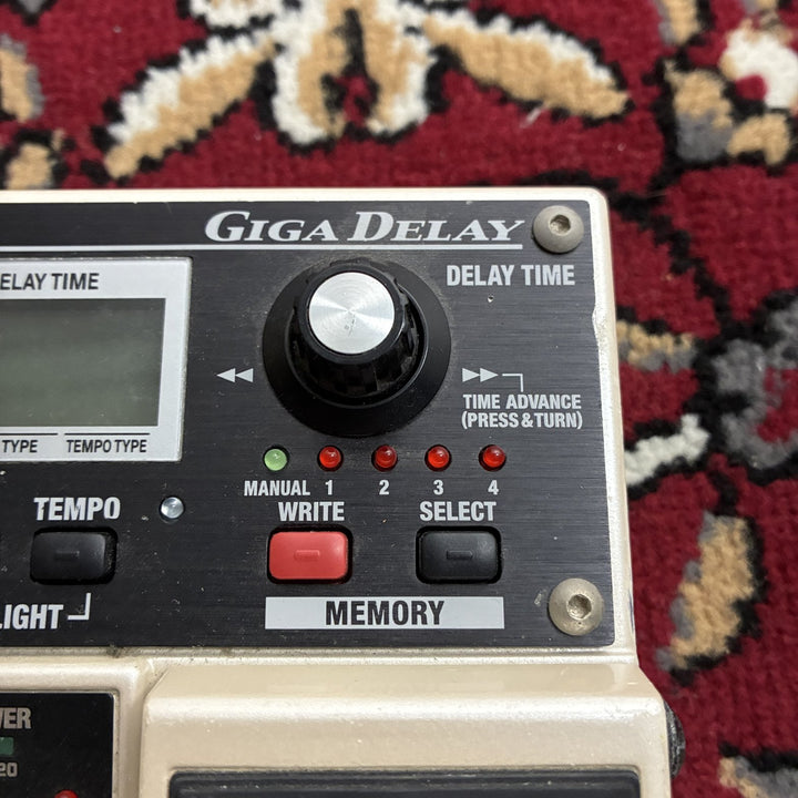 BOSS DD-20 Giga Delay Digital Delay Guitar Pedal 23sec Loop w/ Original Box