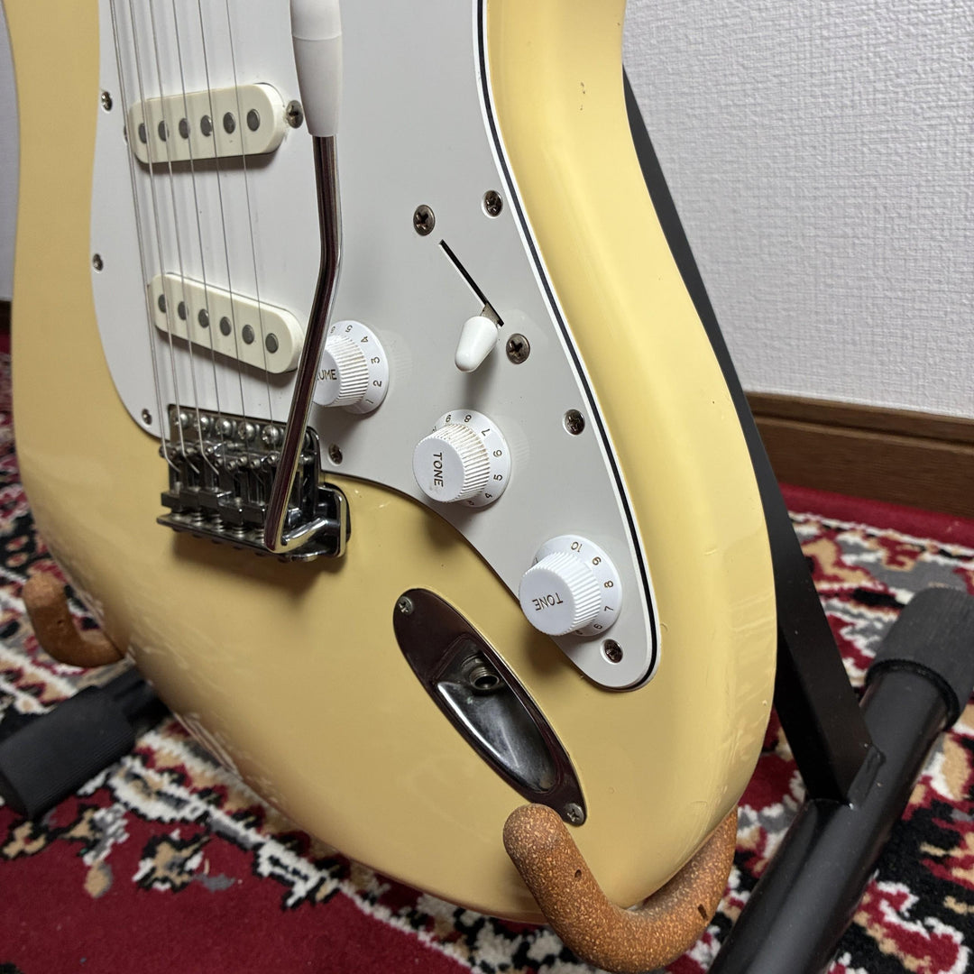 1993-94 Fender Japan ST72-53 Order Made Stratocaster Yellow White MIJ Fujigen