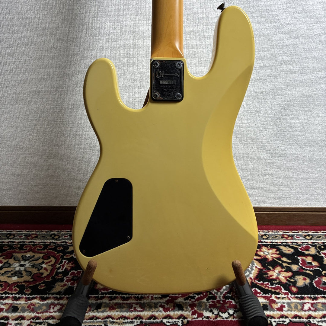 1986-1989 Charvel Model 1B Bass MIJ Vintage White Maple Jackson J-20 Japan