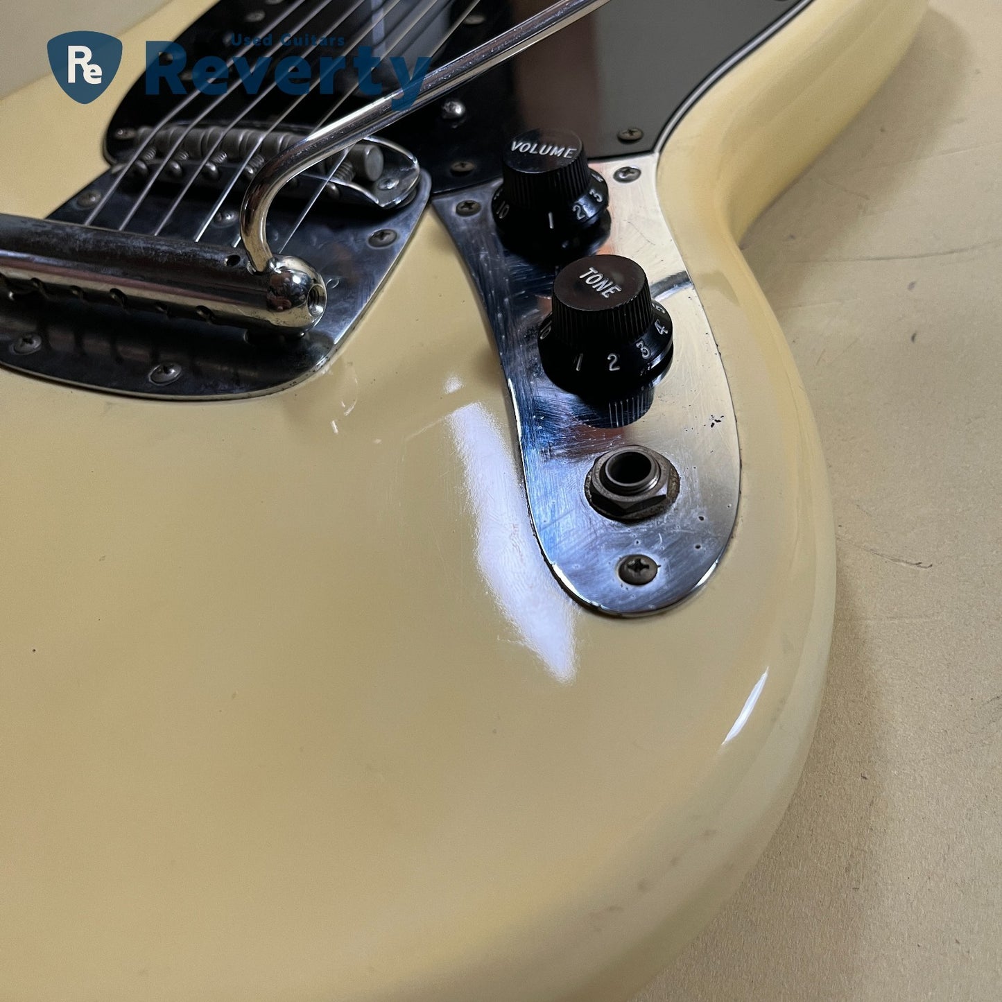 Fender Mustang Rosewood Fretboard 1977 Olympic White w/Original Hard case