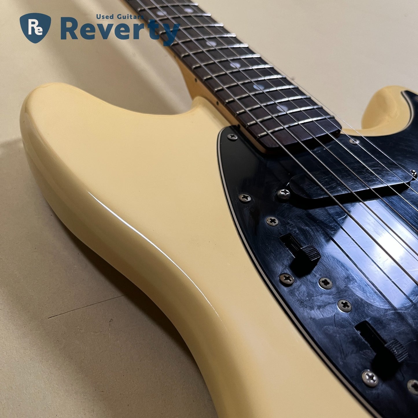 Fender Mustang Rosewood Fretboard 1977 Olympic White w/Original Hard case