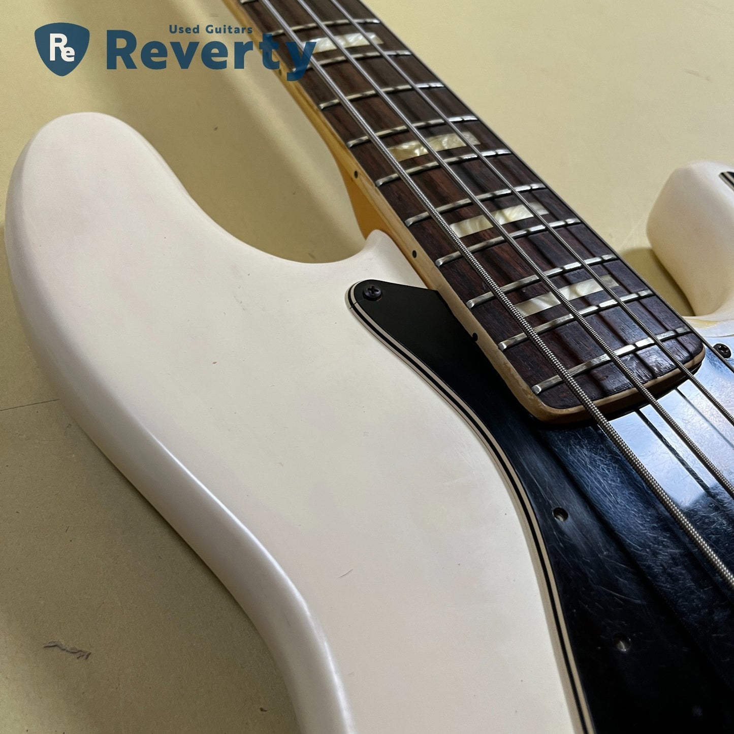Fender Jazz Bass 1977 Vintage 3-bolt Rosewood Fretboard OWT w/Fender hard case