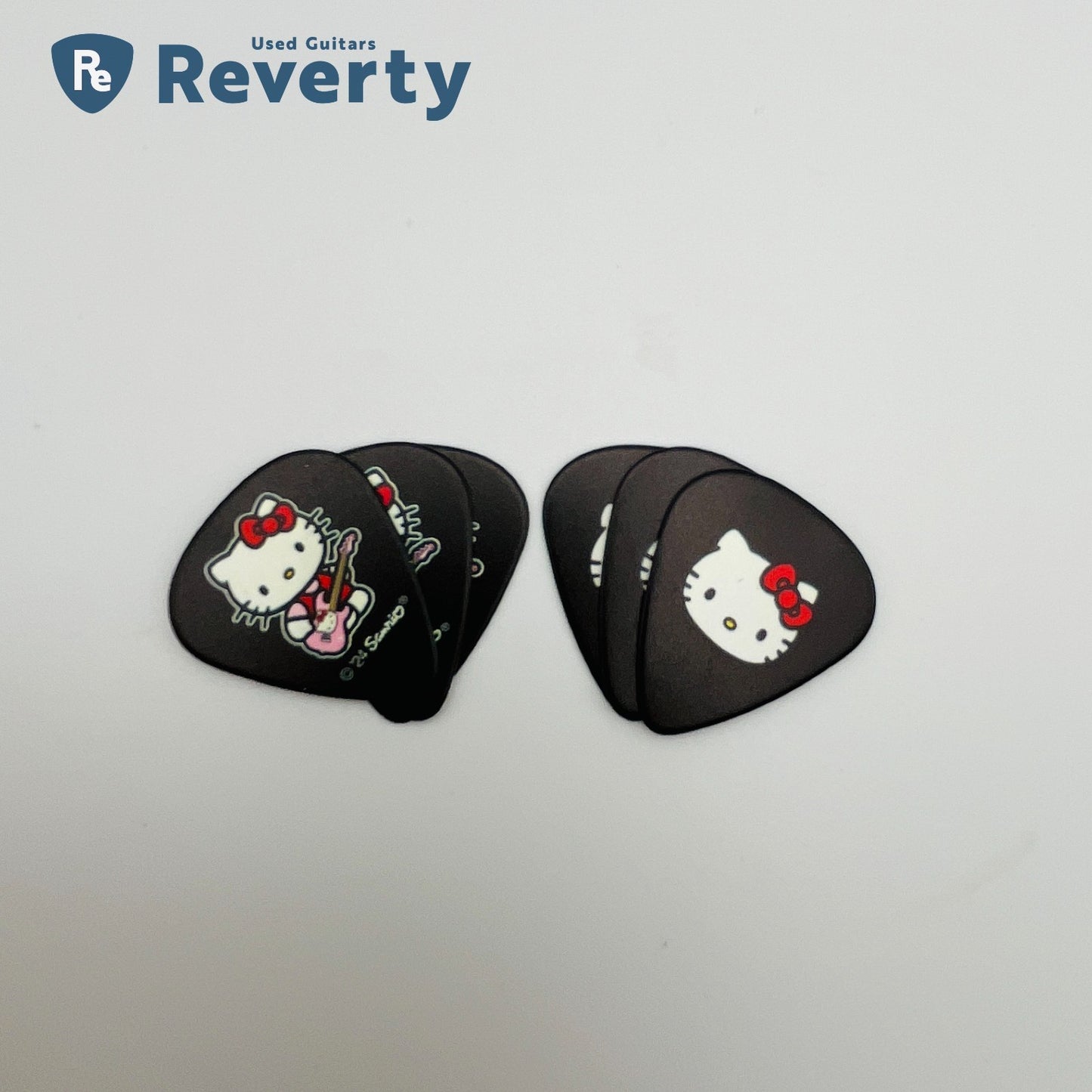 Fender × Hello Kitty Guitar Pick Tin 18 Pack Pick & Case Japan Limited New