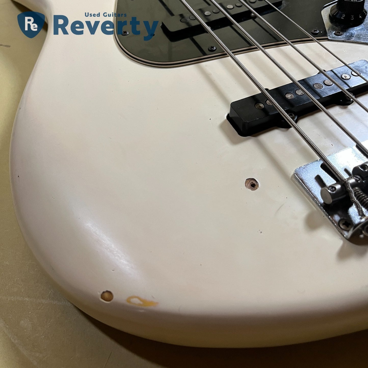 Fender Jazz Bass 1977 Vintage 3-bolt Rosewood Fretboard OWT w/Fender hard case