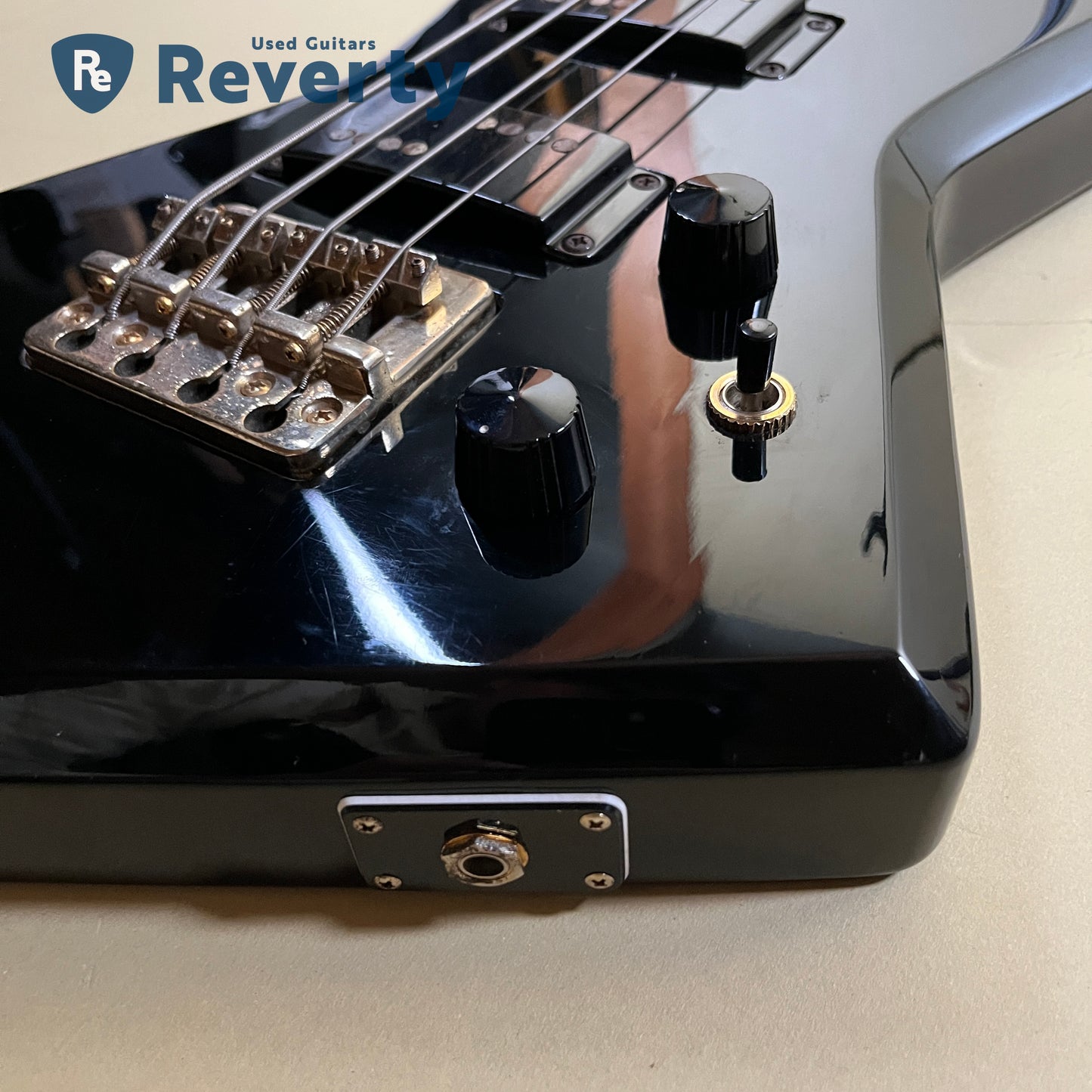 Aria Pro Ⅱ ZZB Deluxe Explorer Bass All Black Made in Japan 1984 Used