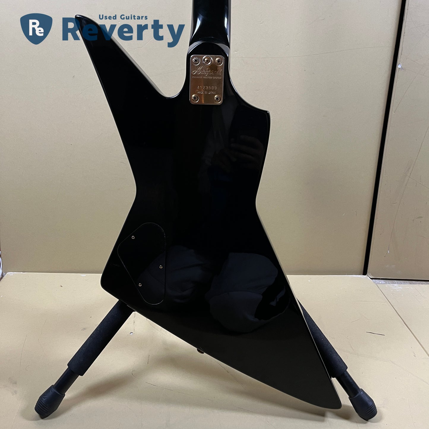 Aria Pro Ⅱ ZZB Deluxe Explorer Bass All Black Made in Japan 1984 Used