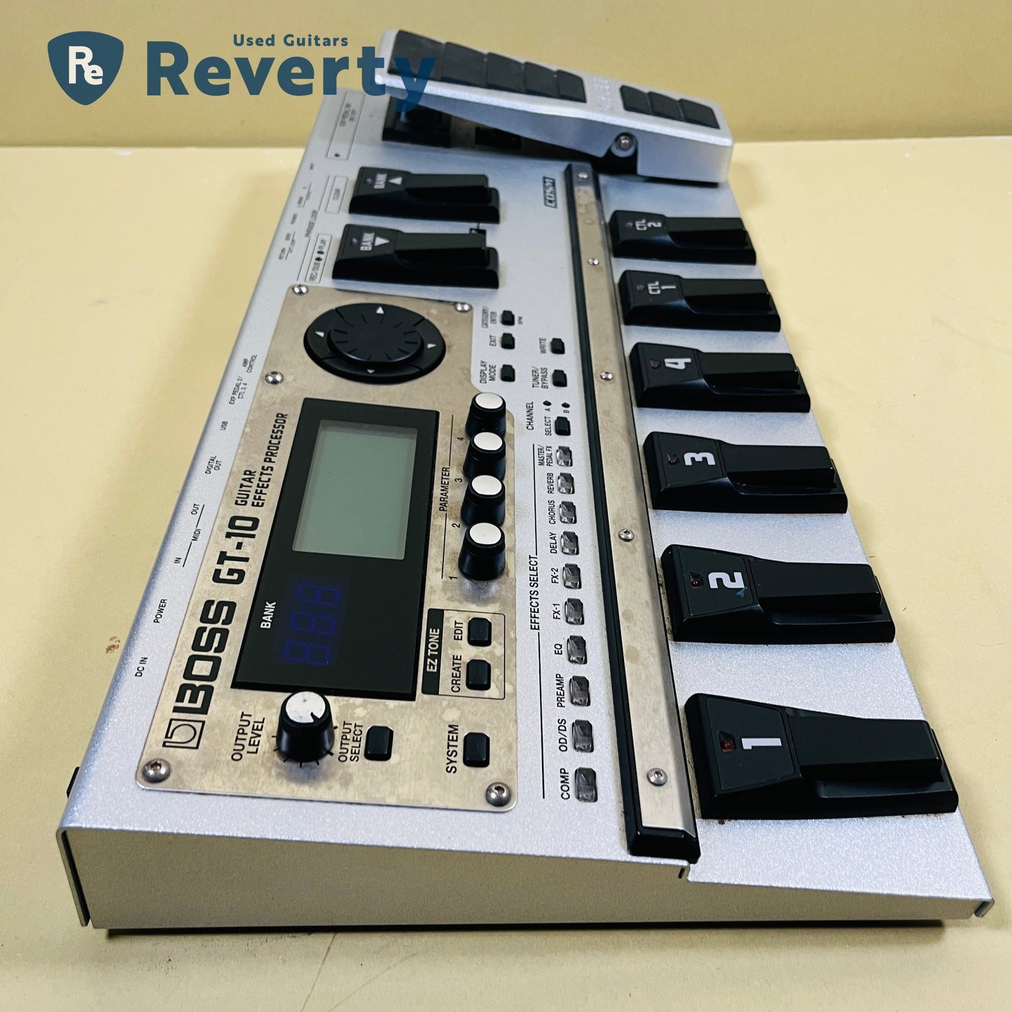 Boss GT-10 Guitar Multi-Effects Floor Processor Pedal Board Used