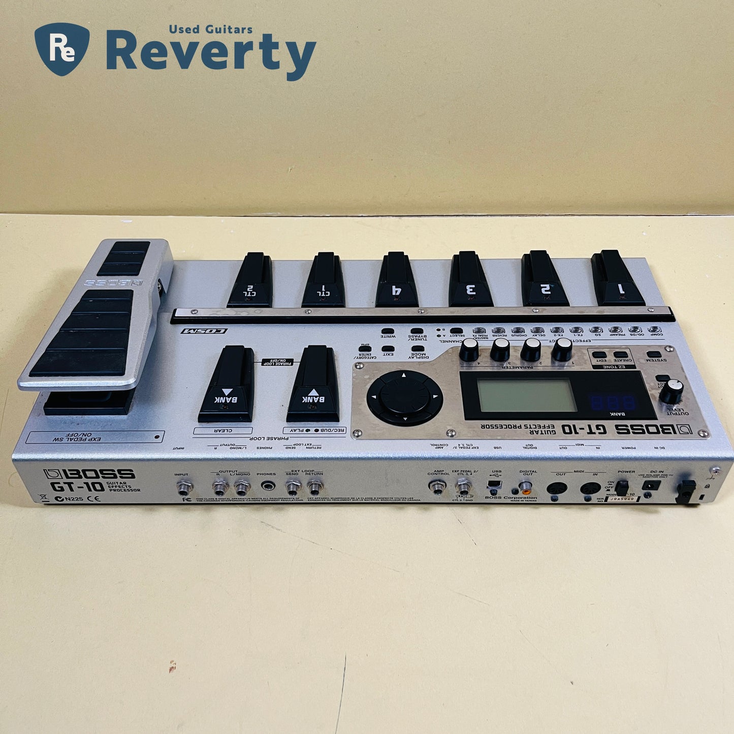 Boss GT-10 Guitar Multi-Effects Floor Processor Pedal Board Used