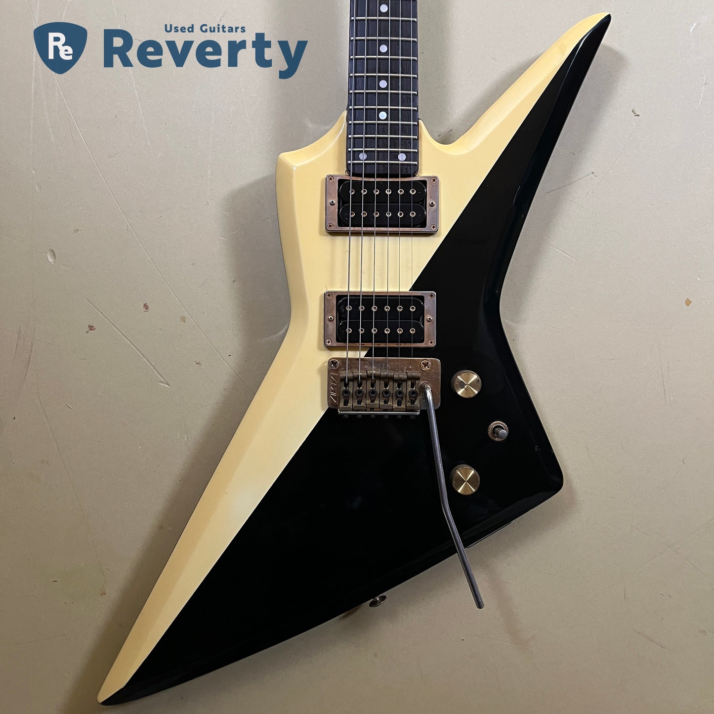 Aria Pro Ⅱ ZZ Custom Black / White 1984 Made in Japan Explorer Model Used