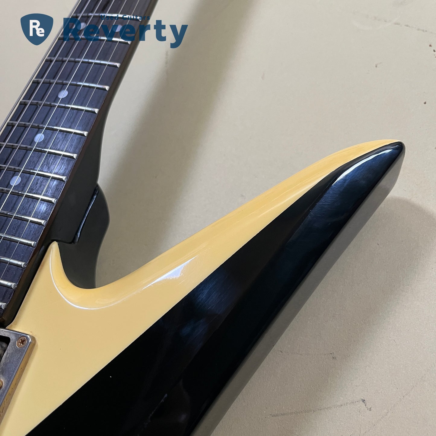 Aria Pro Ⅱ ZZ Custom Black / White 1984 Made in Japan Explorer Model Used