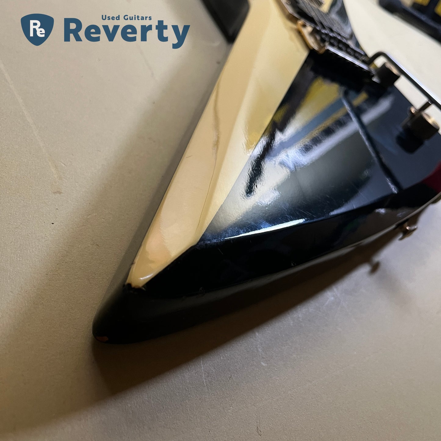 Aria Pro Ⅱ ZZ Custom Black / White 1984 Made in Japan Explorer Model Used