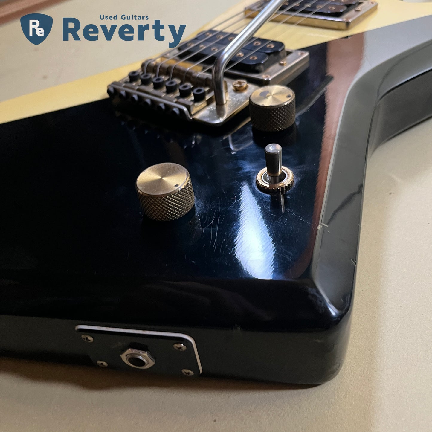 Aria Pro Ⅱ ZZ Custom Black / White 1984 Made in Japan Explorer Model Used