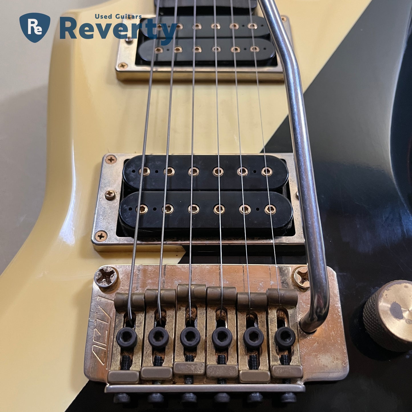 Aria Pro Ⅱ ZZ Custom Black / White 1984 Made in Japan Explorer Model Used