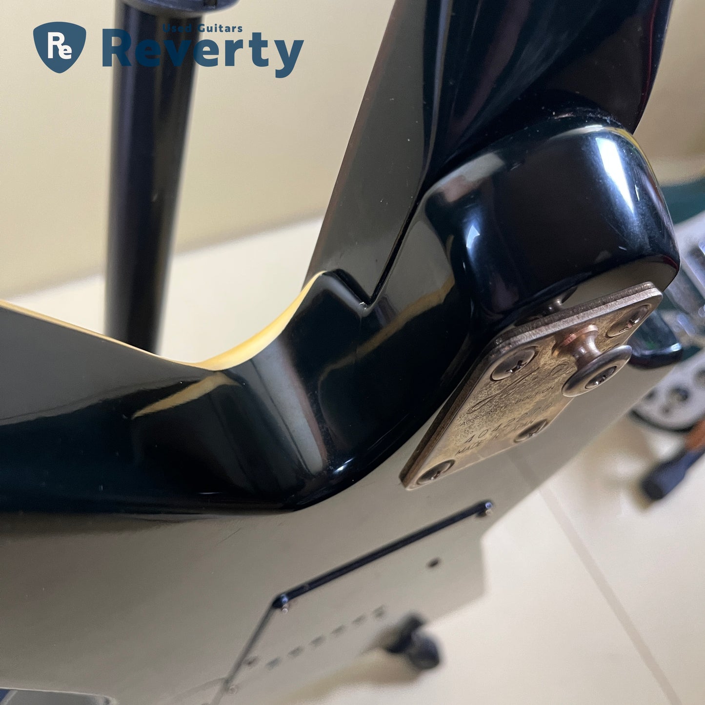 Aria Pro Ⅱ ZZ Custom Black / White 1984 Made in Japan Explorer Model Used