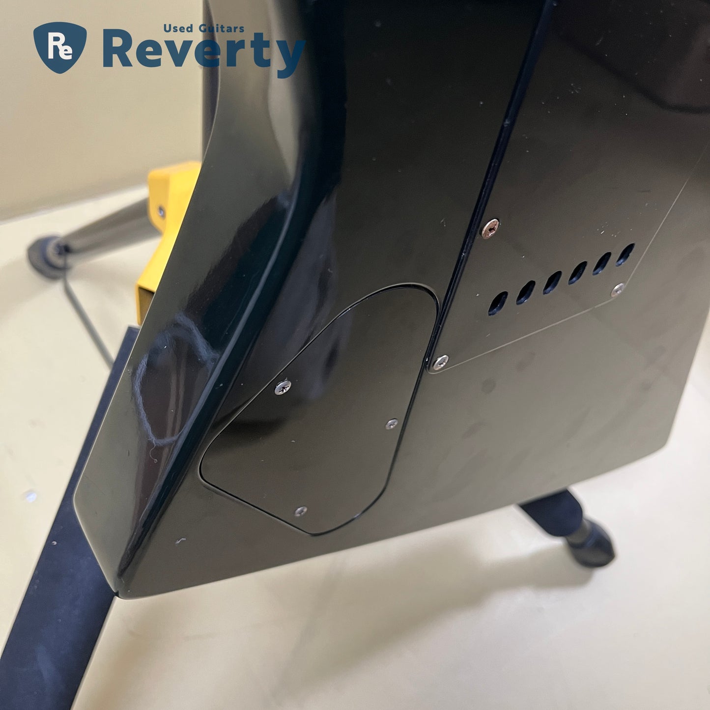 Aria Pro Ⅱ ZZ Custom Black / White 1984 Made in Japan Explorer Model Used