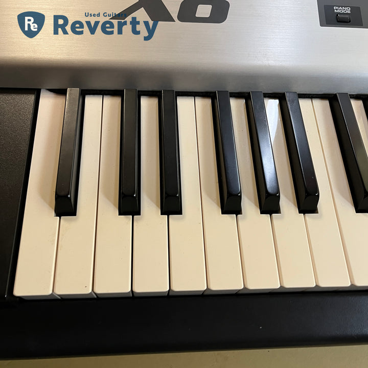 Roland Fantom-X8 Audio Track 88-Key Synthesizer Electronic Keyboard FantomX8 X8