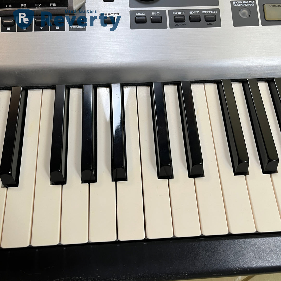 Roland Fantom-X8 Audio Track 88-Key Synthesizer Electronic Keyboard FantomX8 X8