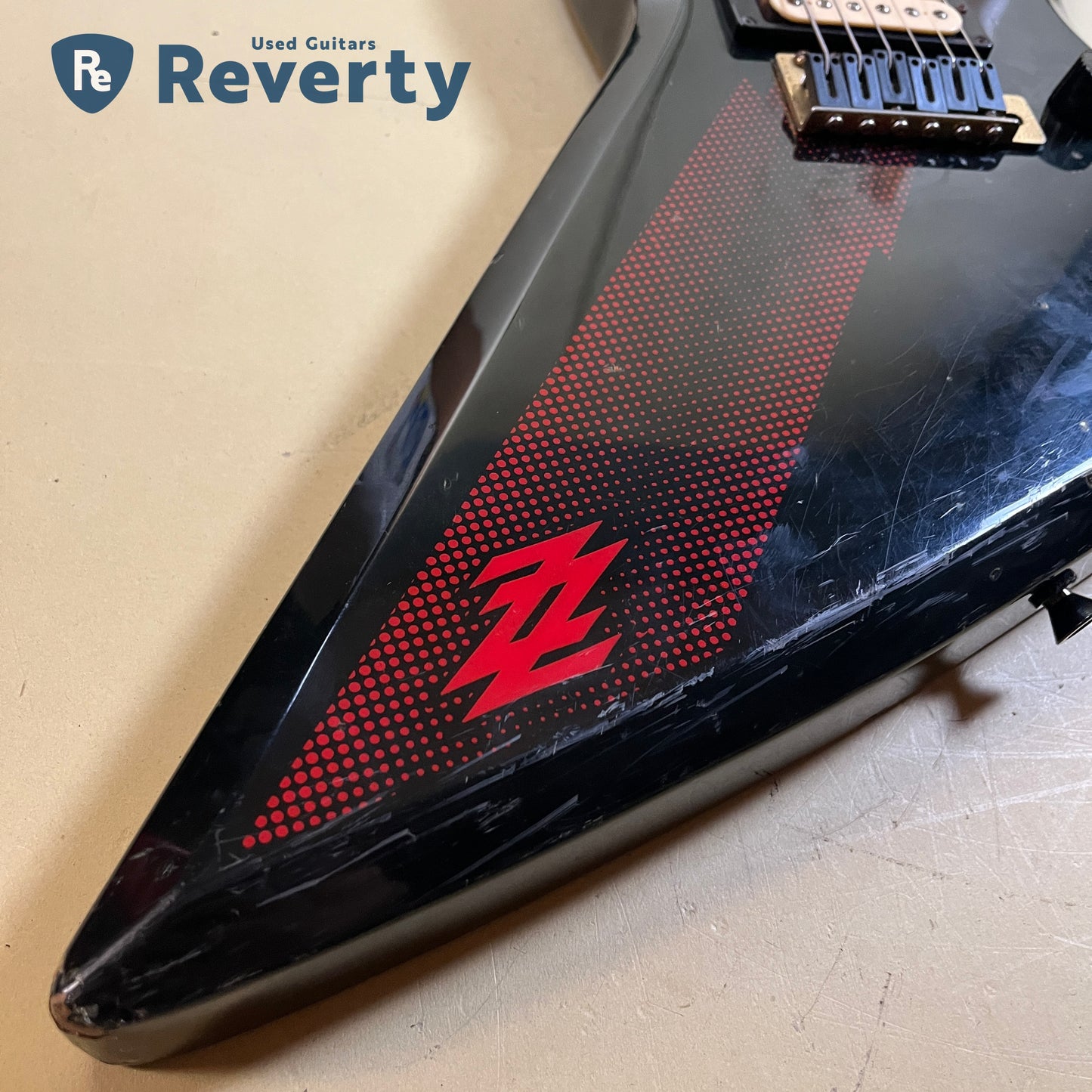 Aria Pro Ⅱ ZZ Deluxe-V Explorer Model 1983 Made in Japan w/DiMarzio Pickups