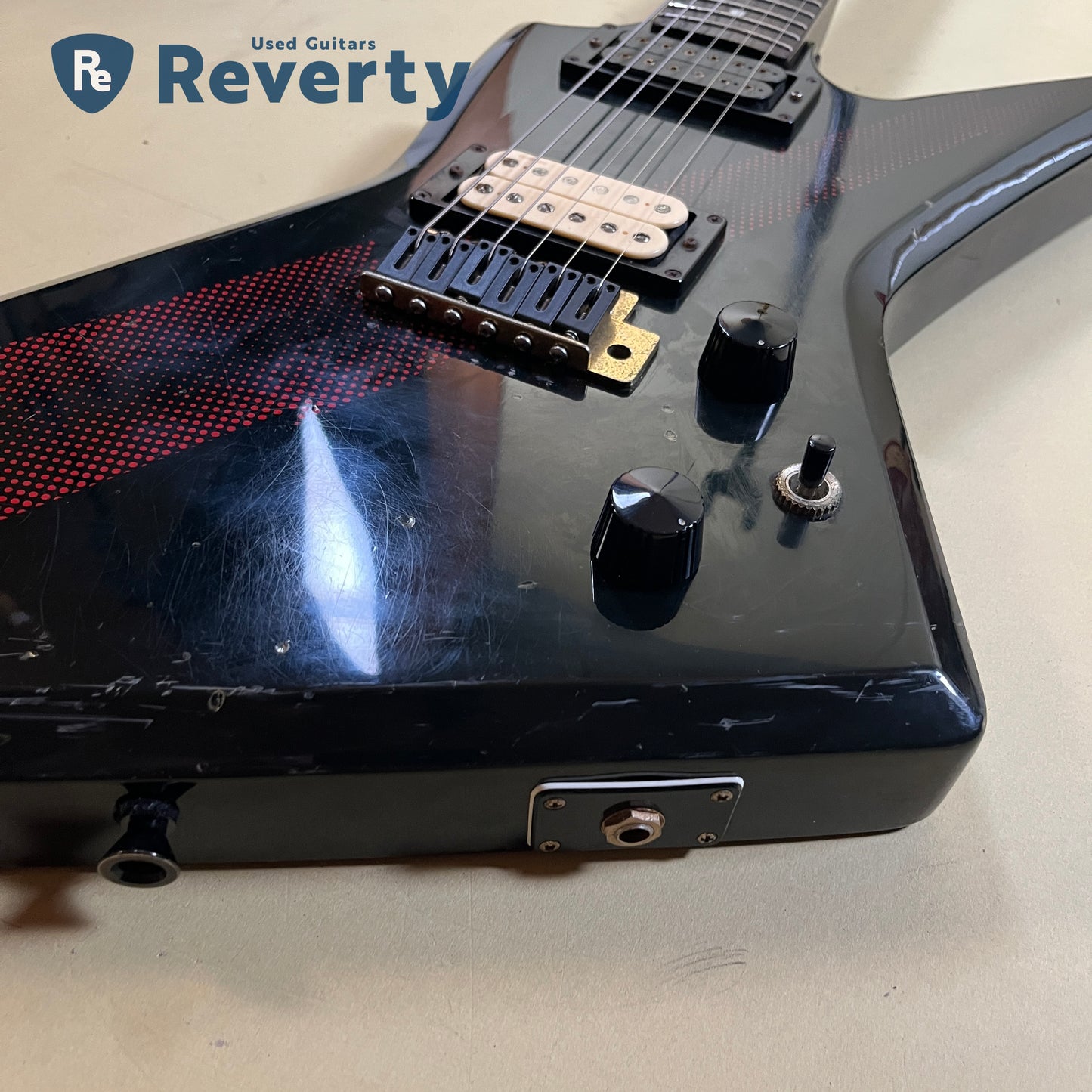 Aria Pro Ⅱ ZZ Deluxe-V Explorer Model 1983 Made in Japan w/DiMarzio Pickups