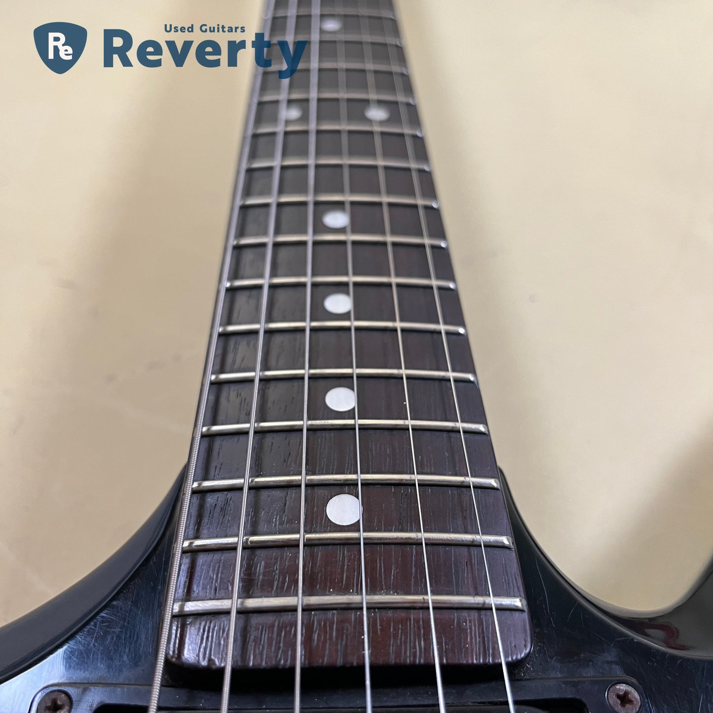 Aria Pro Ⅱ ZZ Deluxe-V Explorer Model 1983 Made in Japan w/DiMarzio Pickups