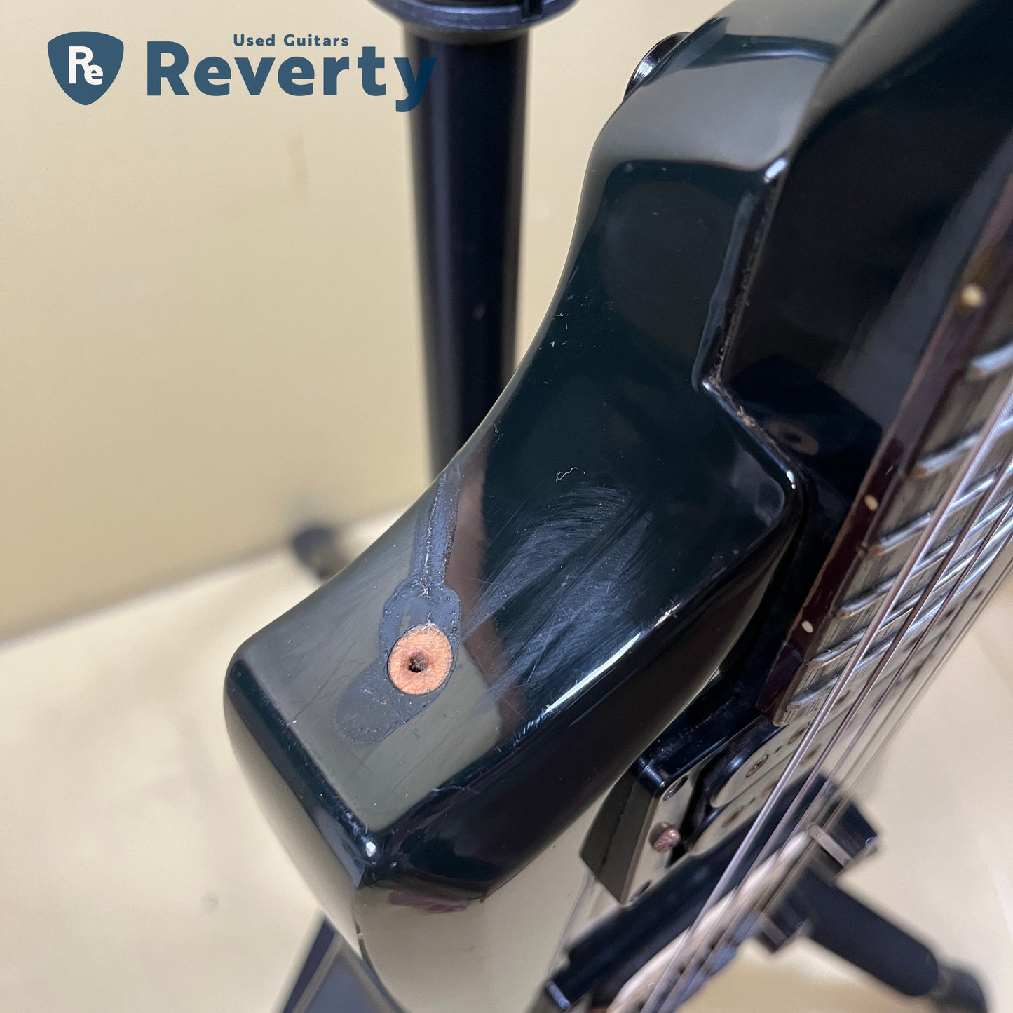 Aria Pro Ⅱ ZZ Deluxe-V Explorer Model 1983 Made in Japan w/DiMarzio Pickups