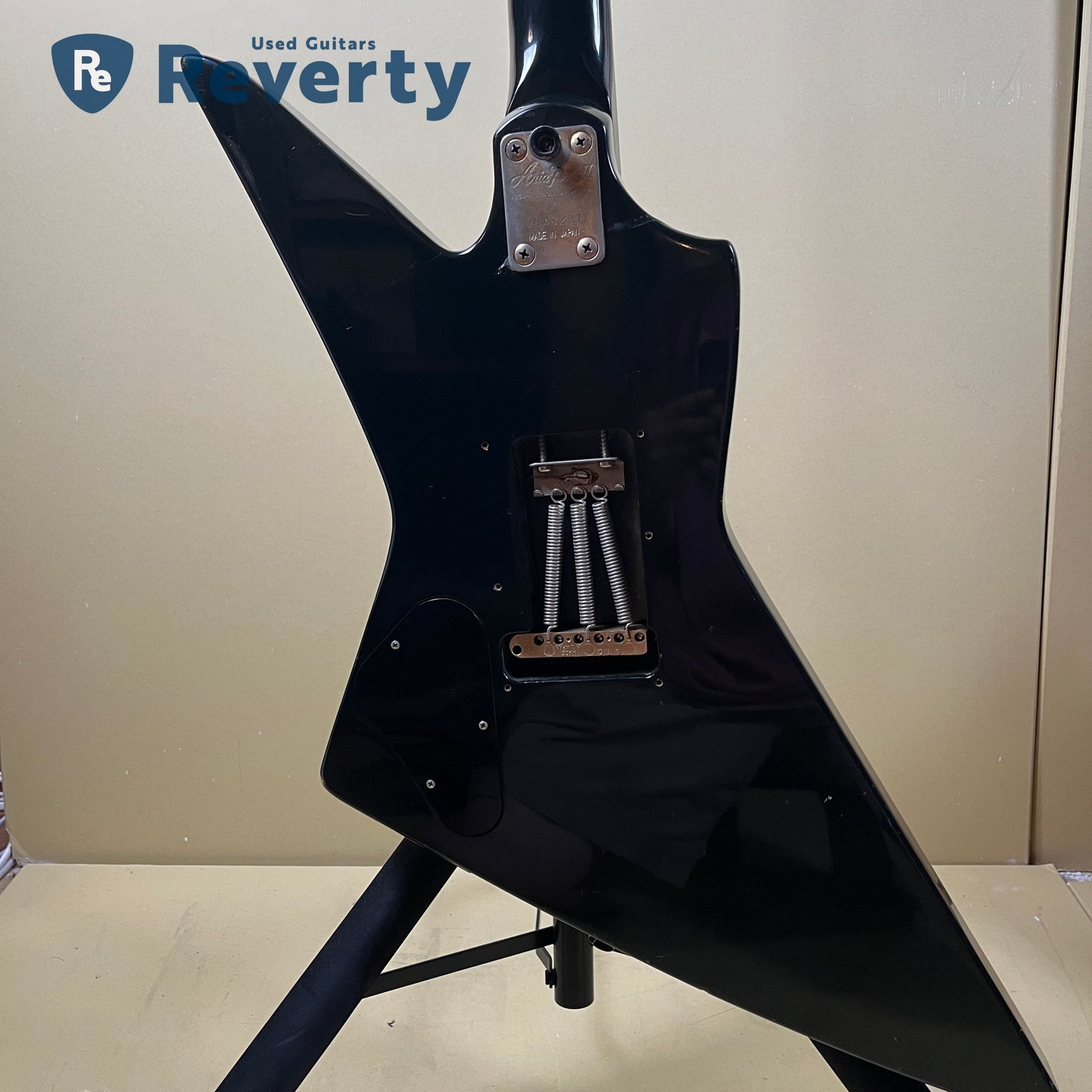 Aria Pro Ⅱ ZZ Deluxe-V Explorer Model 1983 Made in Japan w/DiMarzio Pickups