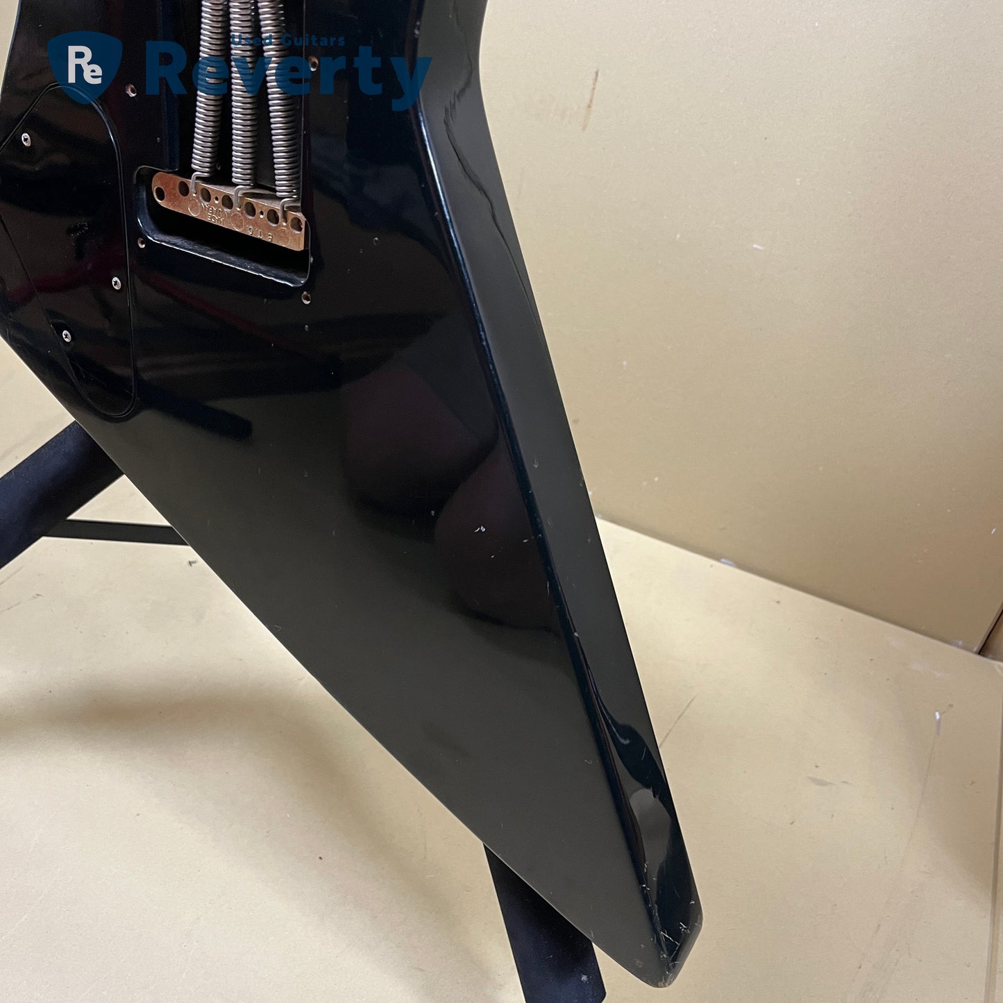 Aria Pro Ⅱ ZZ Deluxe-V Explorer Model 1983 Made in Japan w/DiMarzio Pickups