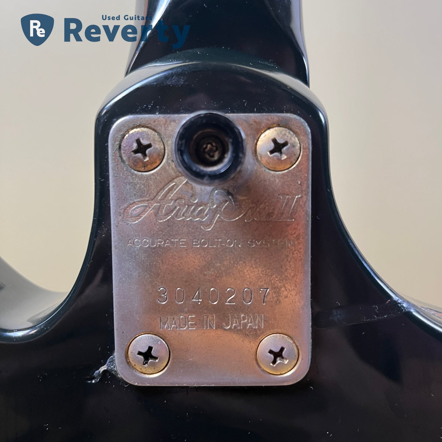 Aria Pro Ⅱ ZZ Deluxe-V Explorer Model 1983 Made in Japan w/DiMarzio Pickups