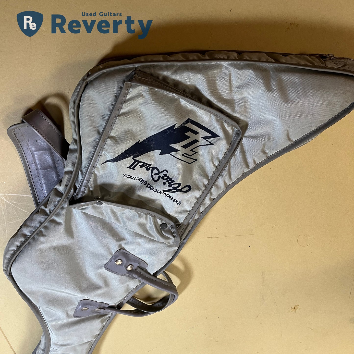 Aria Pro Ⅱ ZZ Deluxe-V Explorer Model 1983 Made in Japan w/DiMarzio Pickups