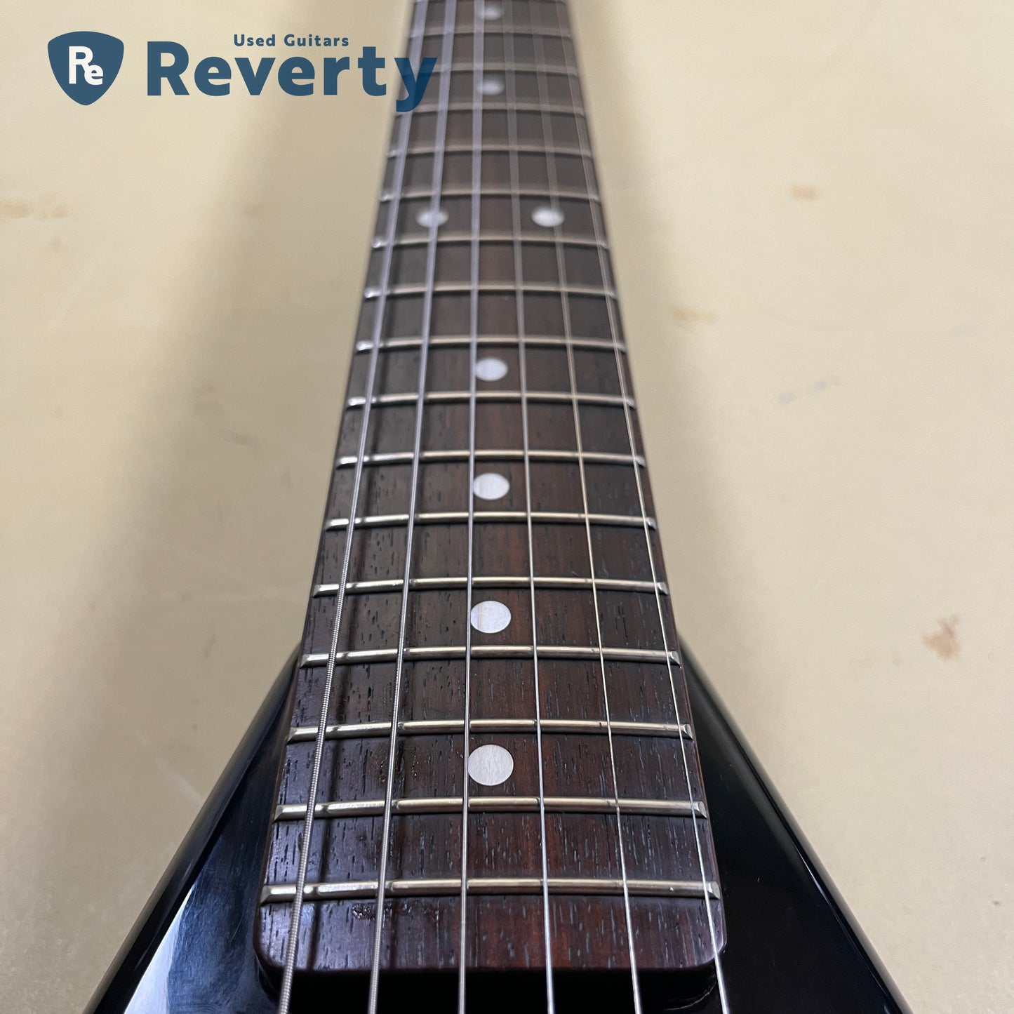 Aria Pro Ⅱ XX Deluxe Black 1985 Made in Japan V model electric Guitar