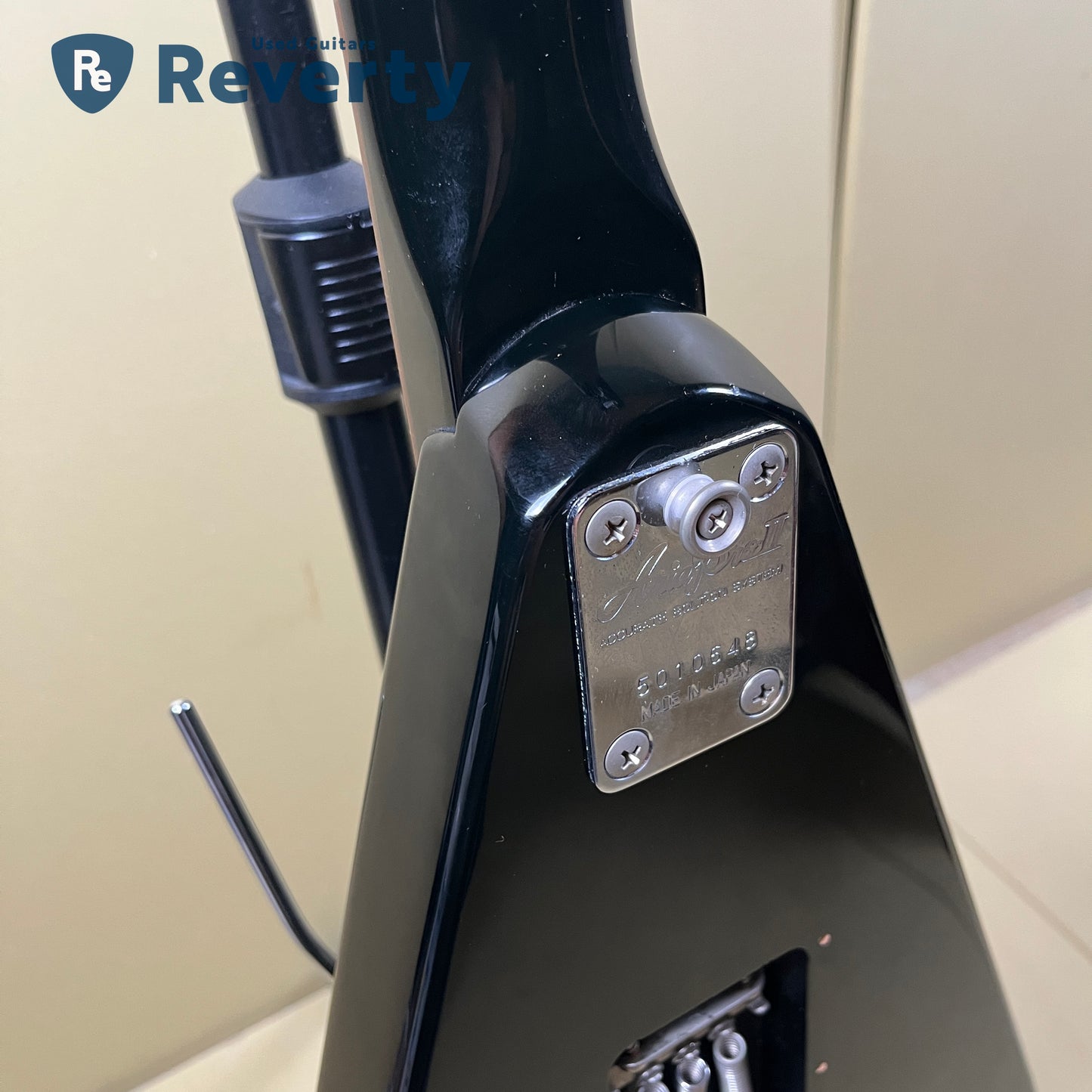 Aria Pro Ⅱ XX Deluxe Black 1985 Made in Japan V model electric Guitar