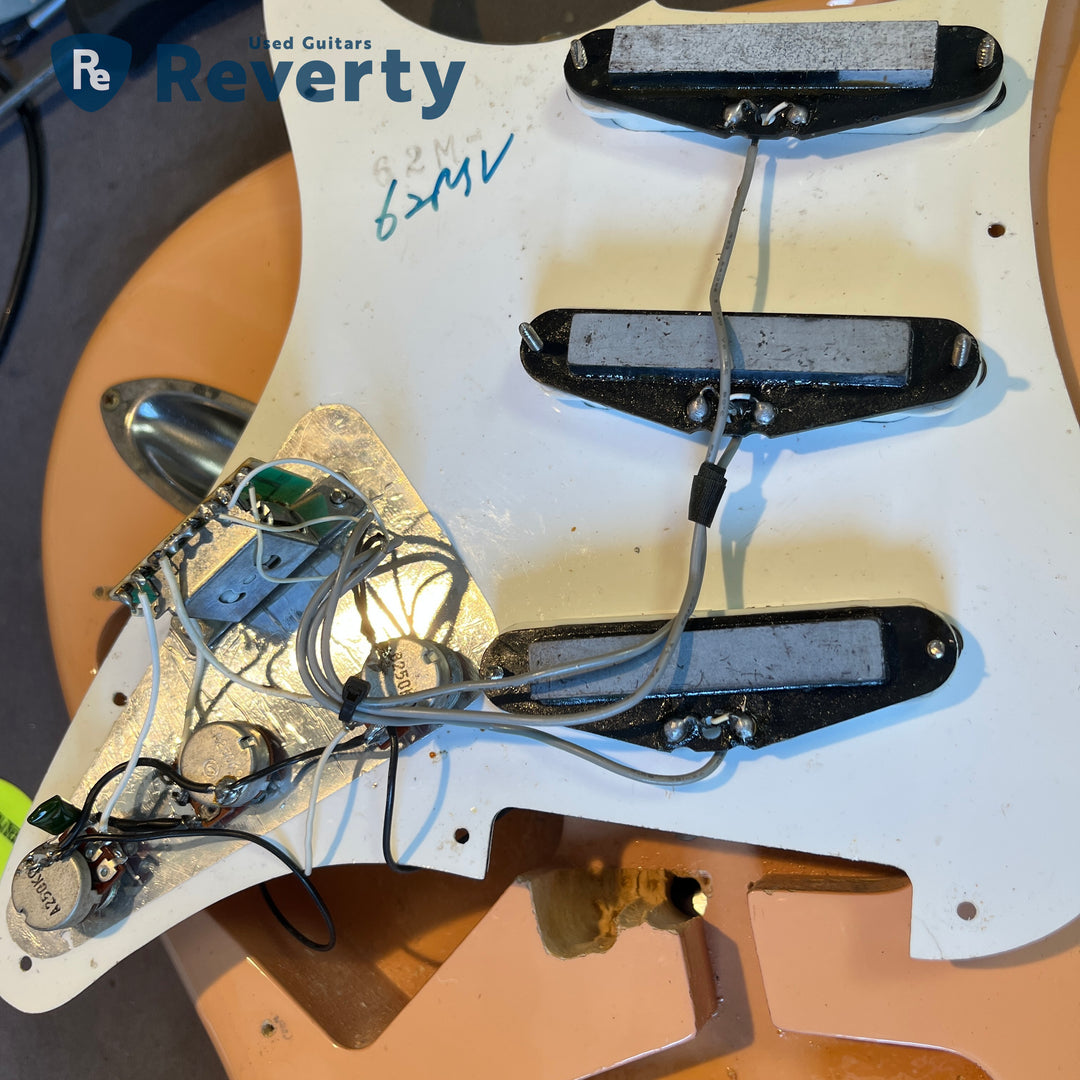 Fender Japan ST62M ’62 Reissue Stratocaster Shell Pink 1993–1994 Made in Japan Used