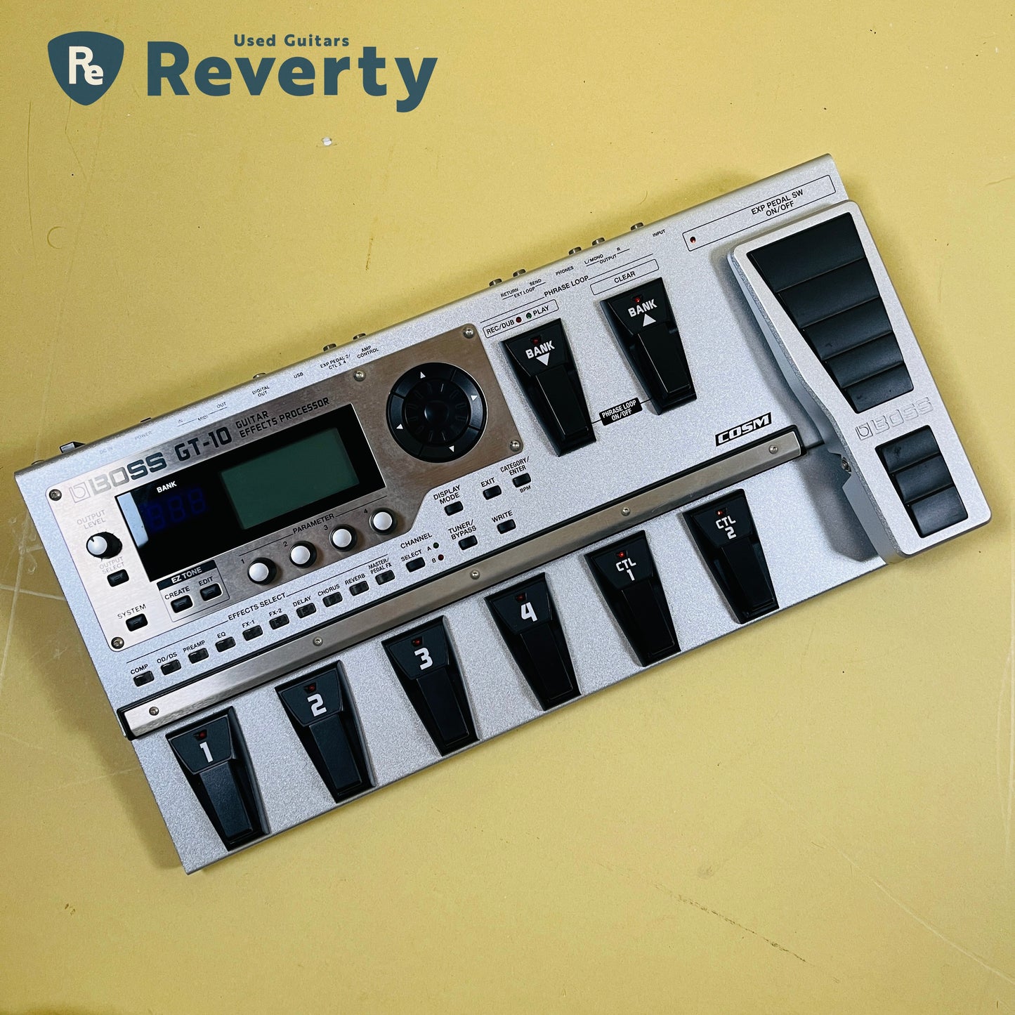 Boss GT-10 Guitar Multi-Effects Floor Processor Pedal Board w/Power cord Used