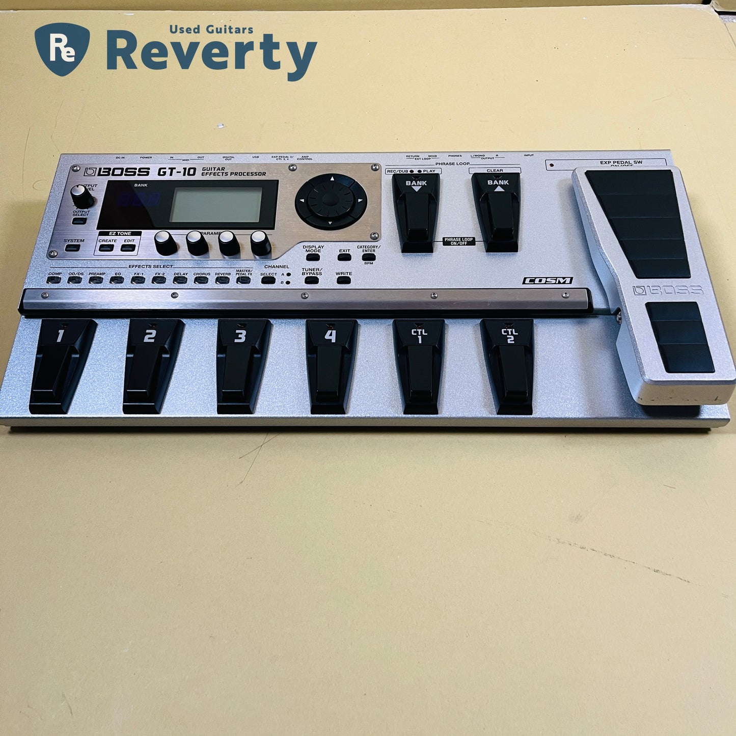 Boss GT-10 Guitar Multi-Effects Floor Processor Pedal Board w/Power cord Used