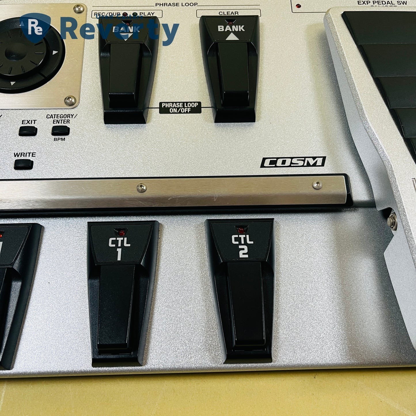 Boss GT-10 Guitar Multi-Effects Floor Processor Pedal Board w/Power cord Used