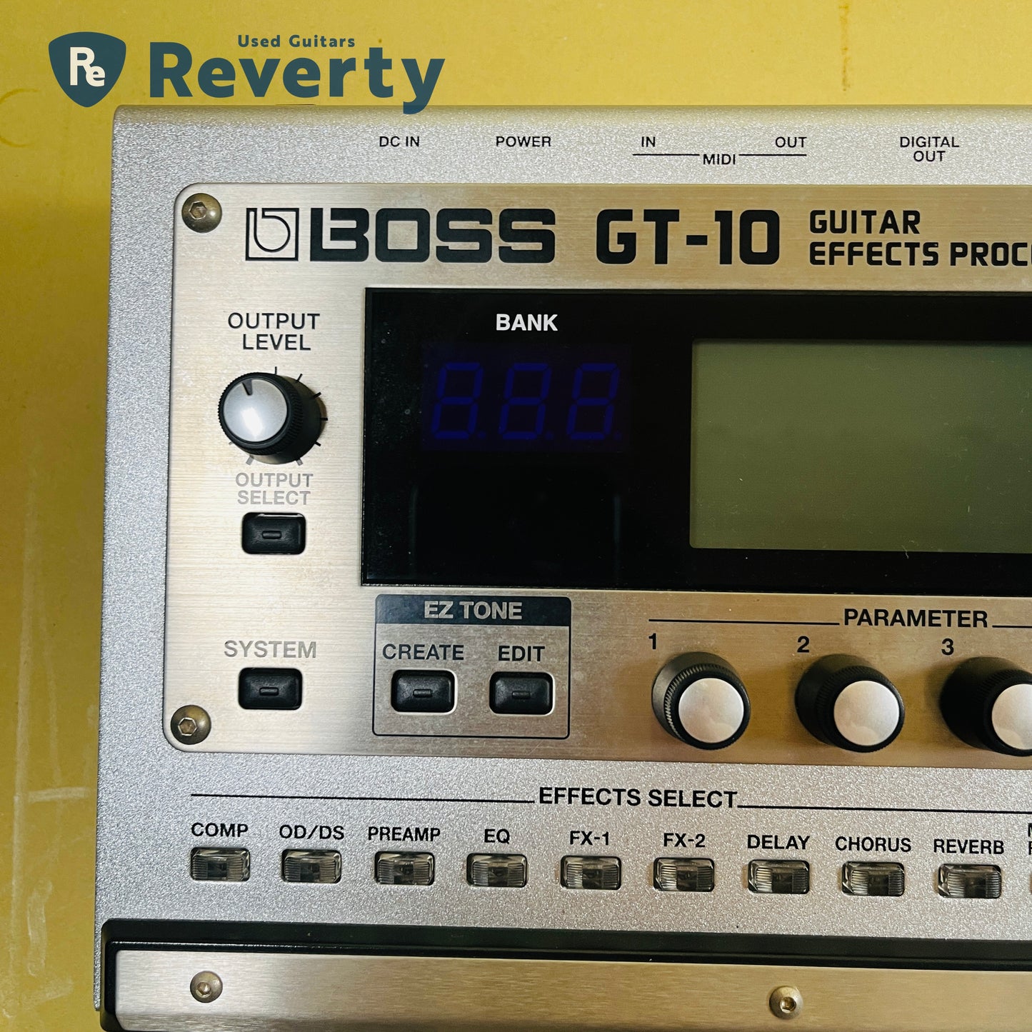 Boss GT-10 Guitar Multi-Effects Floor Processor Pedal Board w/Power cord Used