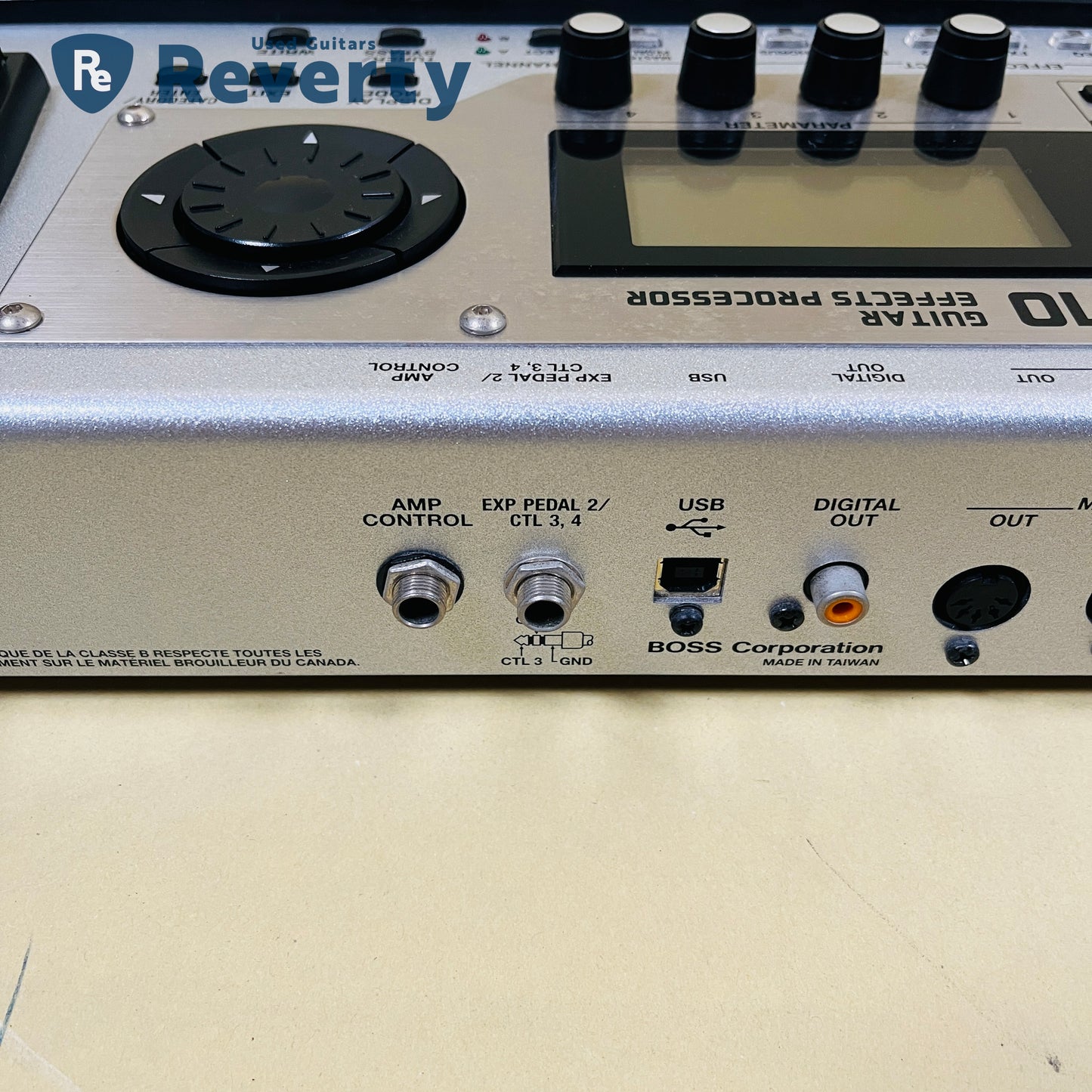 Boss GT-10 Guitar Multi-Effects Floor Processor Pedal Board w/Power cord Used