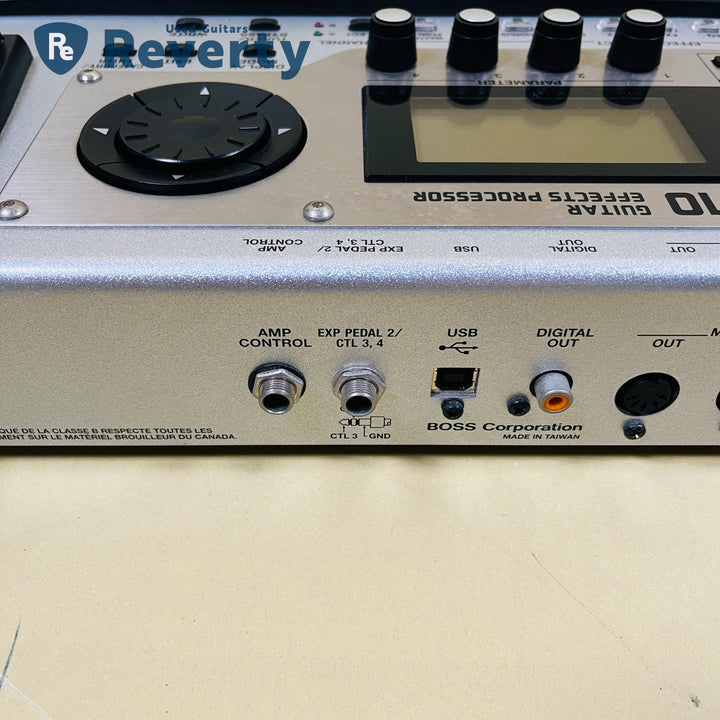 Boss GT-10 Guitar Multi-Effects Floor Processor Pedal Board w/Power cord Used