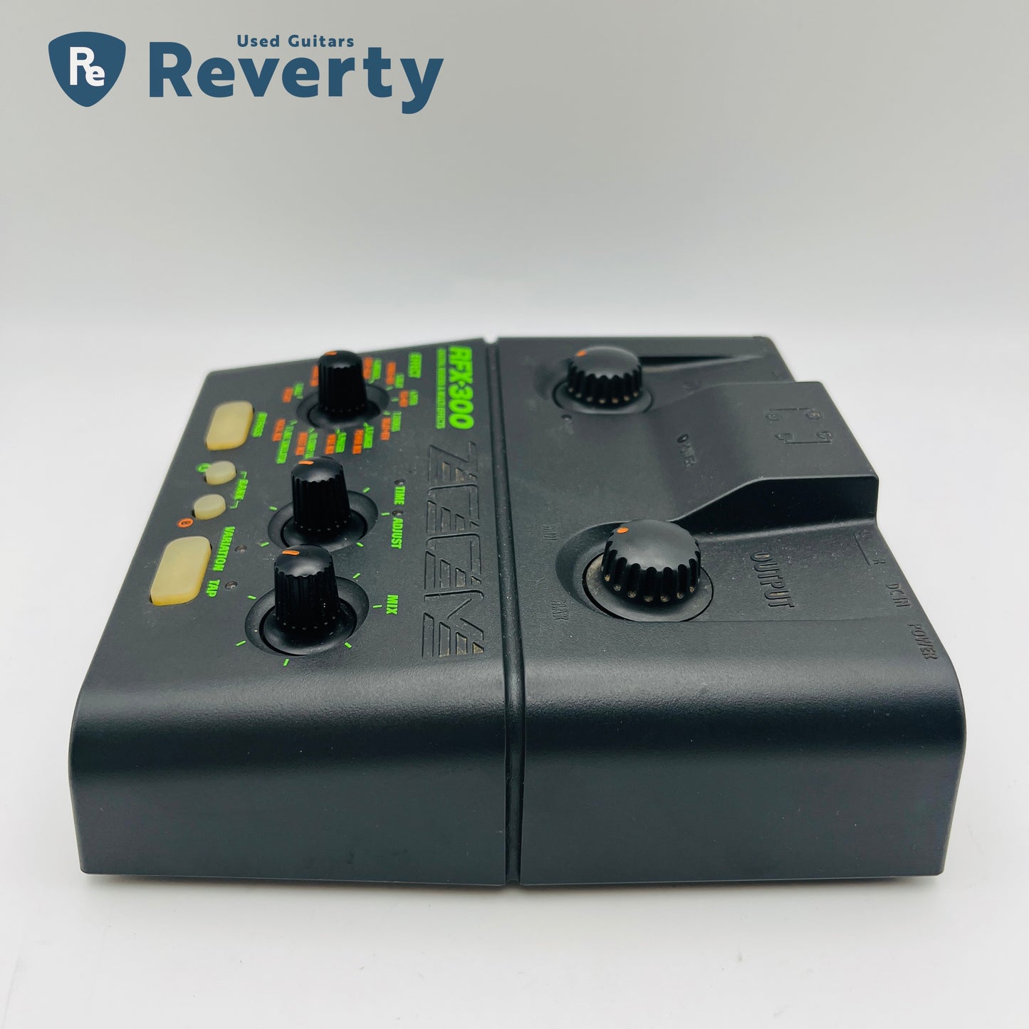 Zoom RFX-300 Digital Reverb & Multi-Effects Processor Guitar Effect Pedal Used