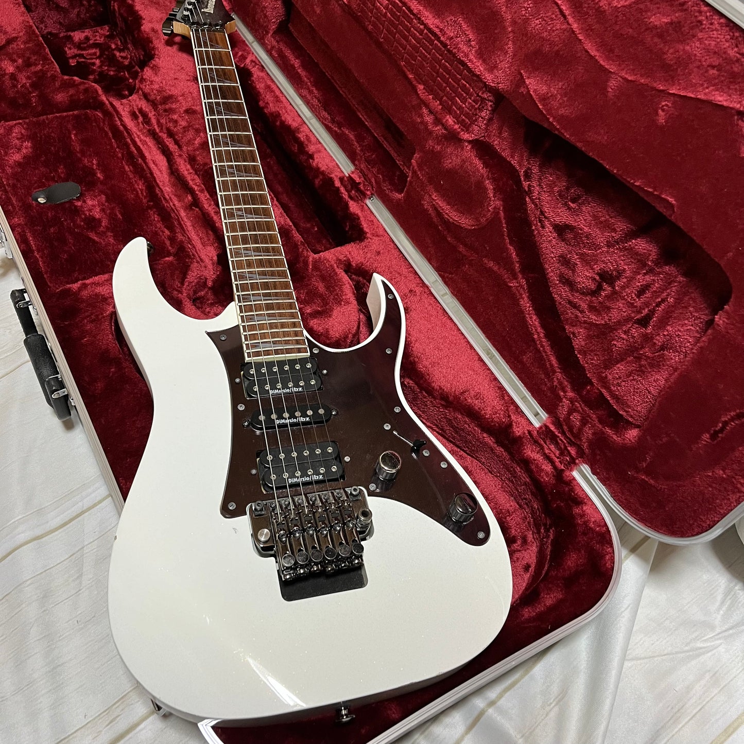 Ibanez RG2550Z-GW Prestige with Bound Rosewood Fretboard 2008 - 2014 - Galaxy White